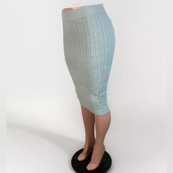 Meshki Skirt Womens M Jasmine Pistachio Striped Knit Stretchy Fluffy Pencil Midi - Picture 3 of 10
